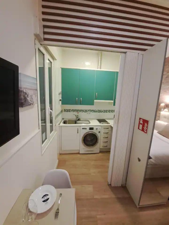 Cosy Apartamento En La Latina Madrid Exterior photo